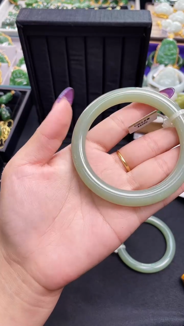 【闪购商品】和田玉手镯未镶嵌62多样性发一