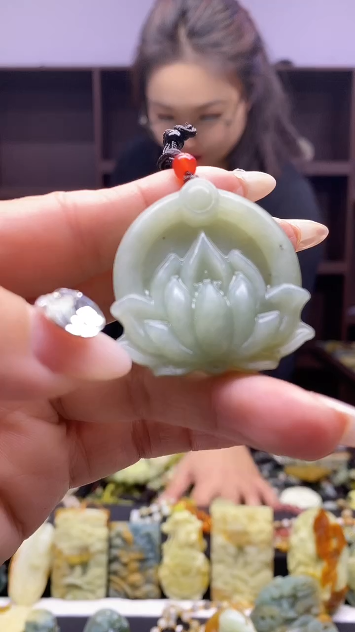 未镶嵌岫玉挂件 