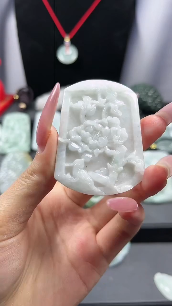 【闪购商品】翡翠颈饰未镶嵌喜鹊