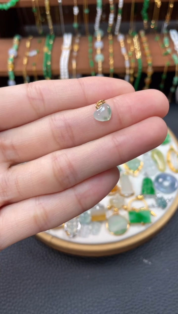 【闪购商品】翡翠吊坠(不含链)18K金镶嵌一个   JK633