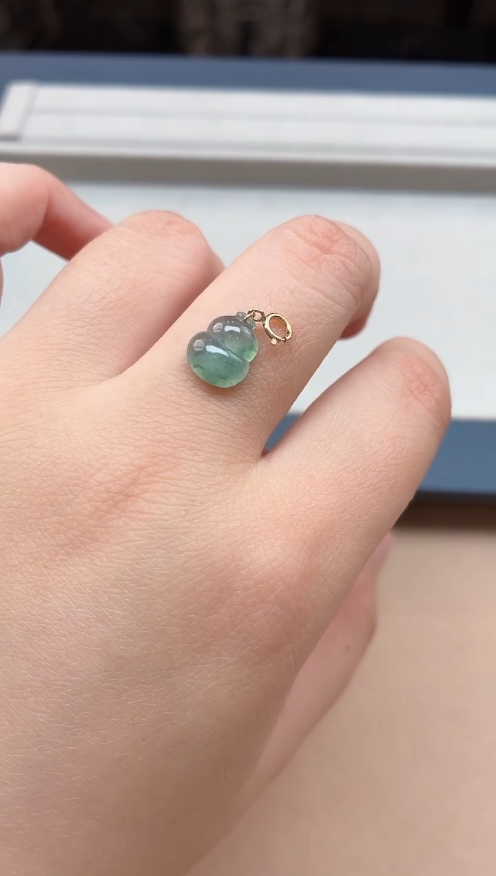 翡翠18K金镶嵌颈饰挂件