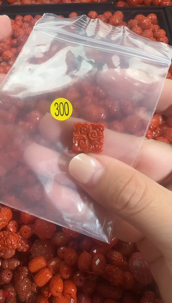 颈饰未镶嵌南红玛瑙1