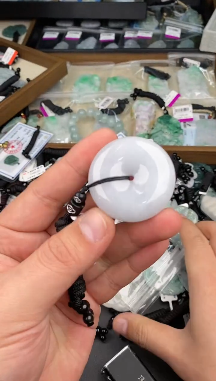 【闪购商品】翡翠颈饰未镶嵌  天然翡翠，一物一图