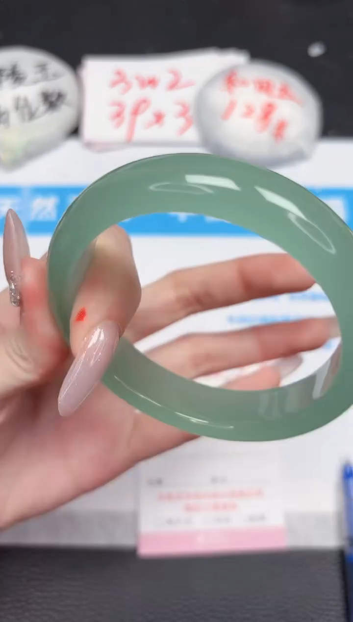 【闪购商品】石英质玉手镯未镶嵌393-58.5