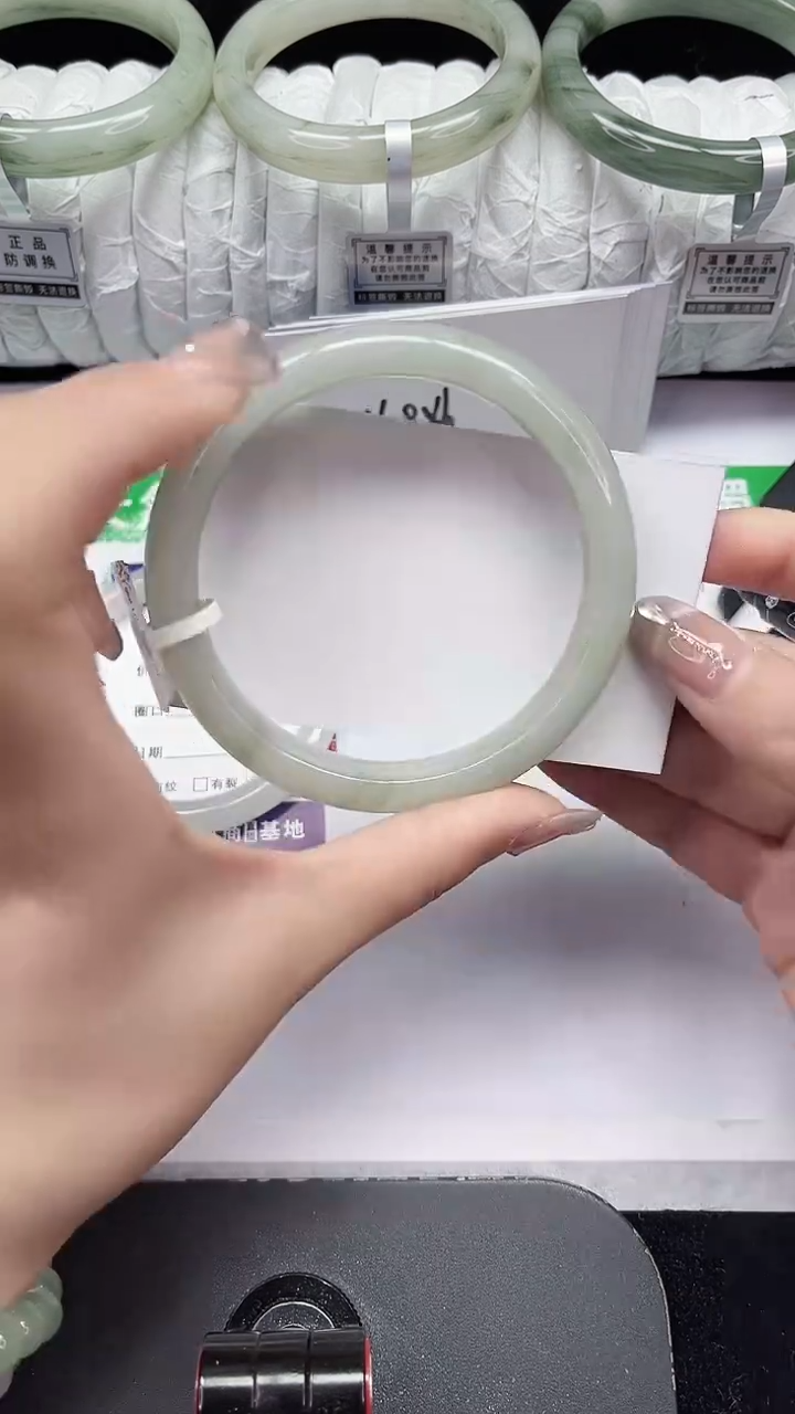 未镶嵌手镯石英质玉154-63/64