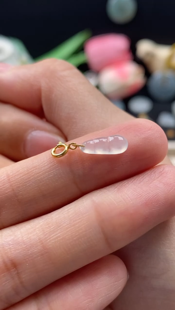 【闪购商品】翡翠颈饰18K金镶嵌翡翠白冰福豆吊坠