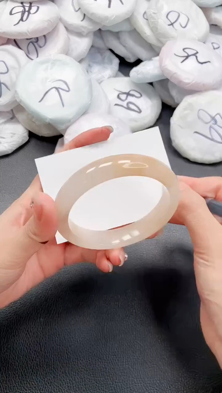 【闪购商品】石英质玉手镯未镶嵌 23L229-60