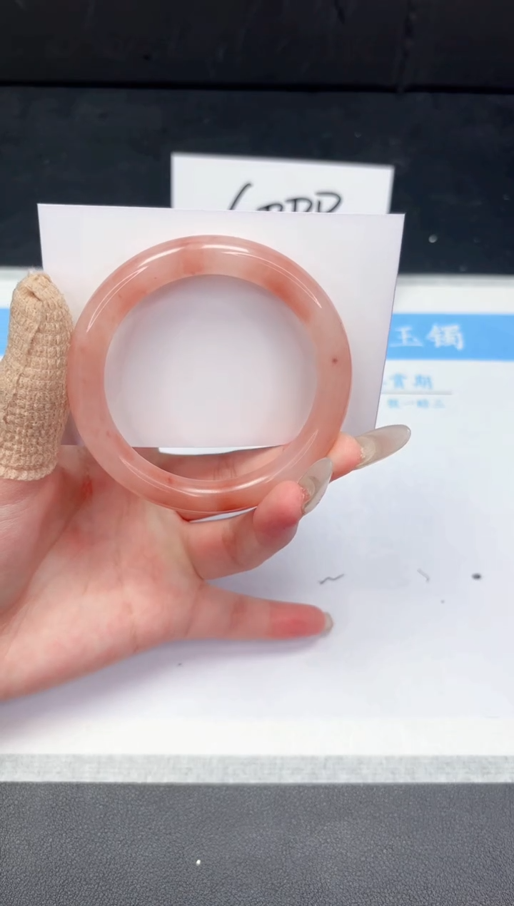 【闪购商品】石英质玉手镯未镶嵌61-55.6
