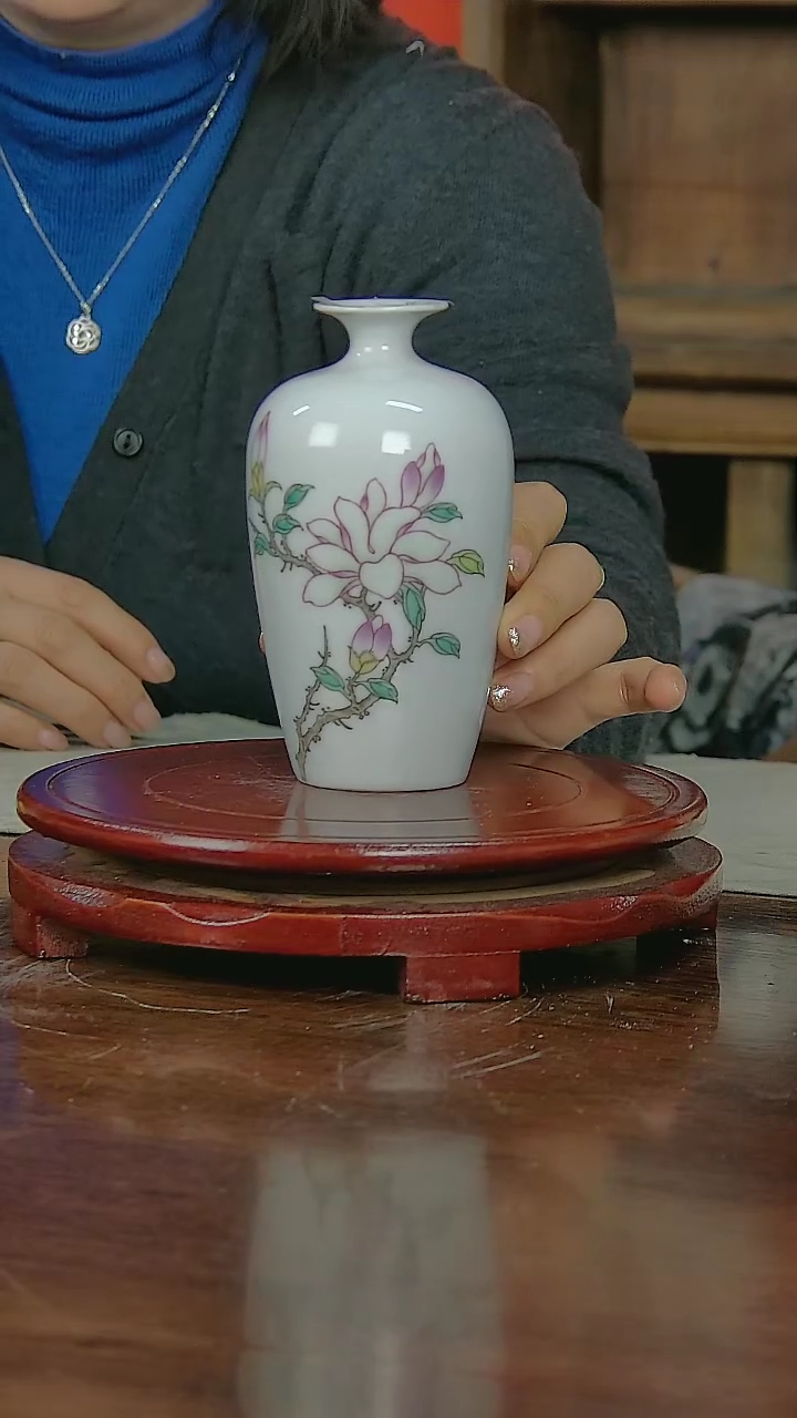 【闪购商品】010陶瓷供应链红炉粉彩玉兰花画片小赏瓶