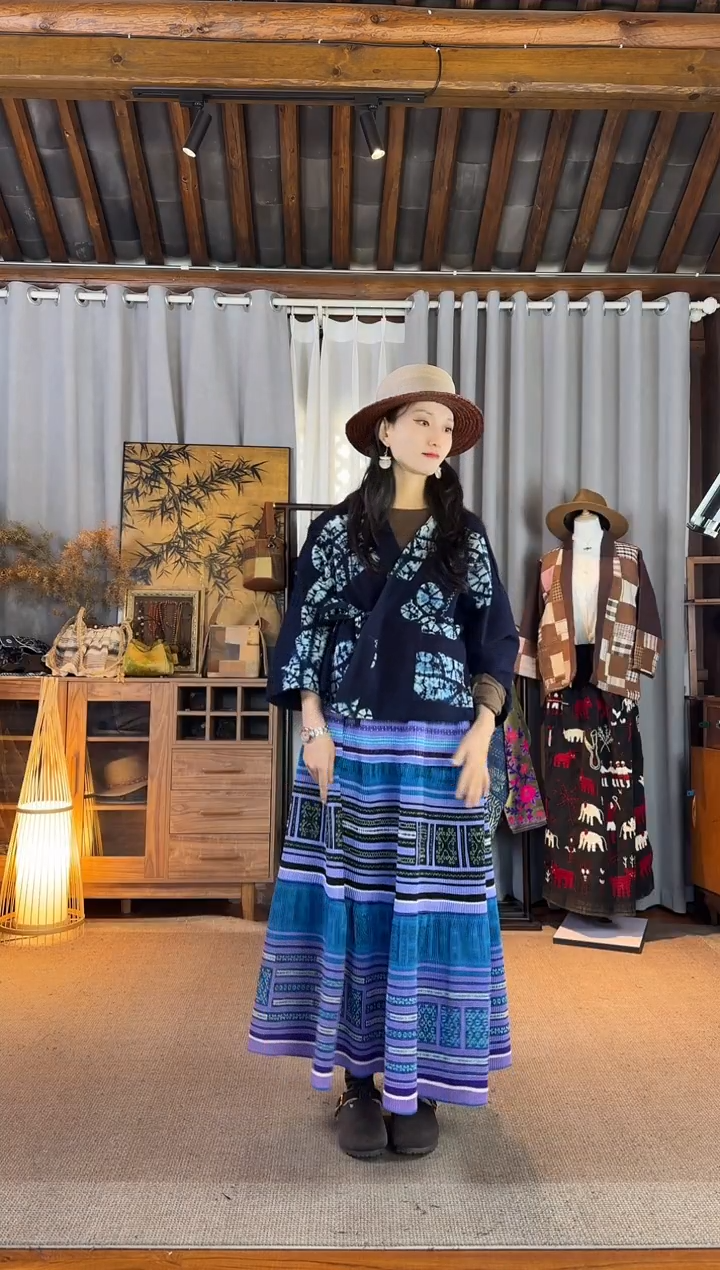 _*设计师款蓝色刺绣百褶裙