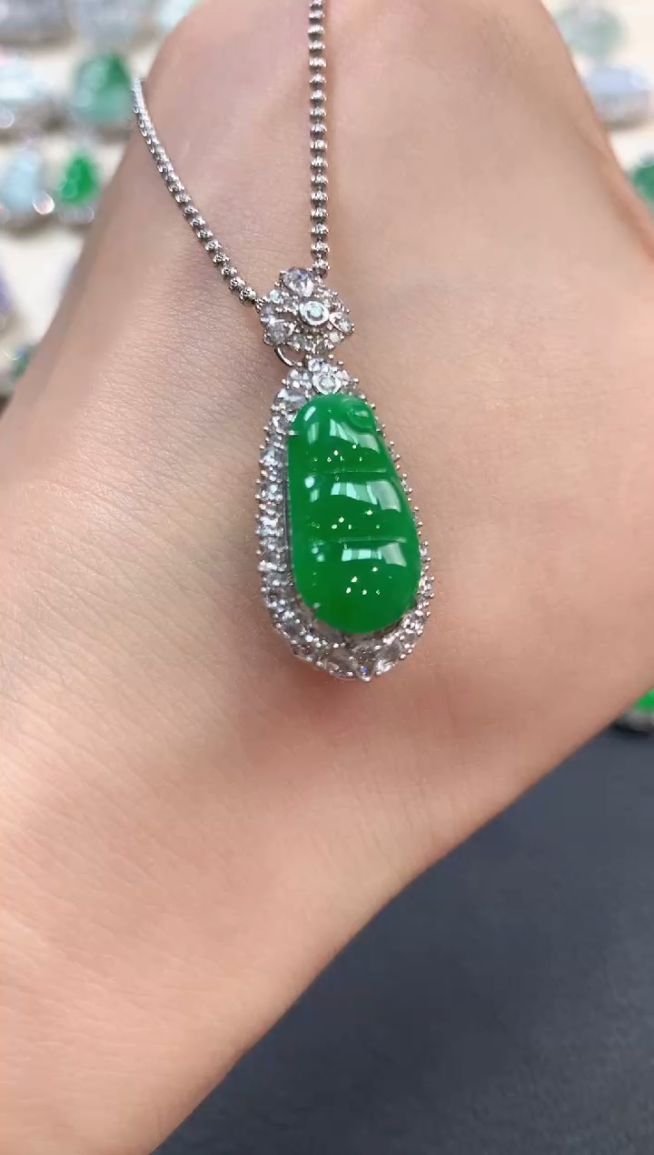 【闪购商品】翡翠吊坠(不含链)18K金镶嵌n34     