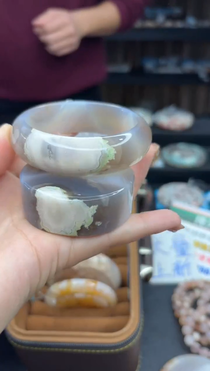 【闪购商品】石英质玉手镯未镶嵌142（57圈赠送镯心）