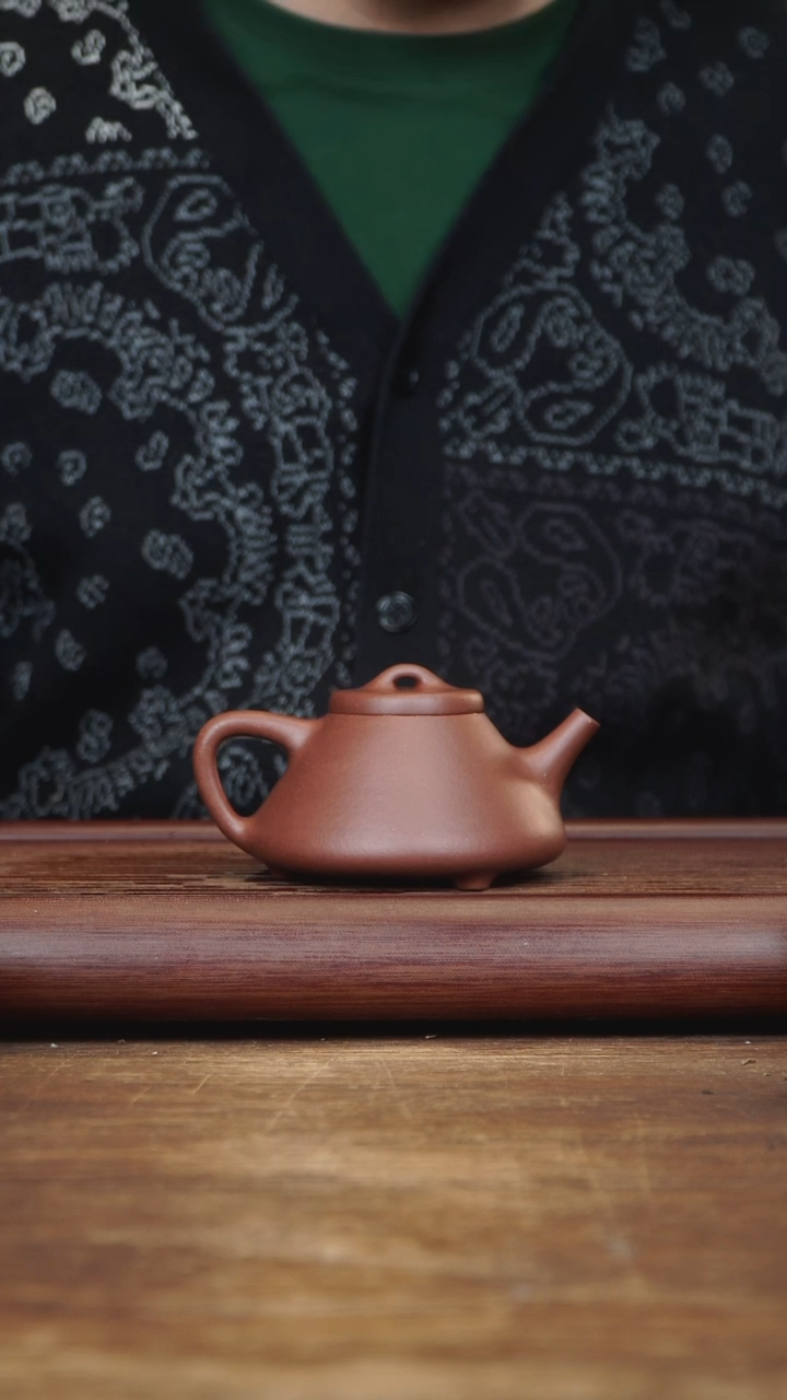 【闪购商品】紫砂茶壶180ml 子口铁质 全手子冶 底槽清