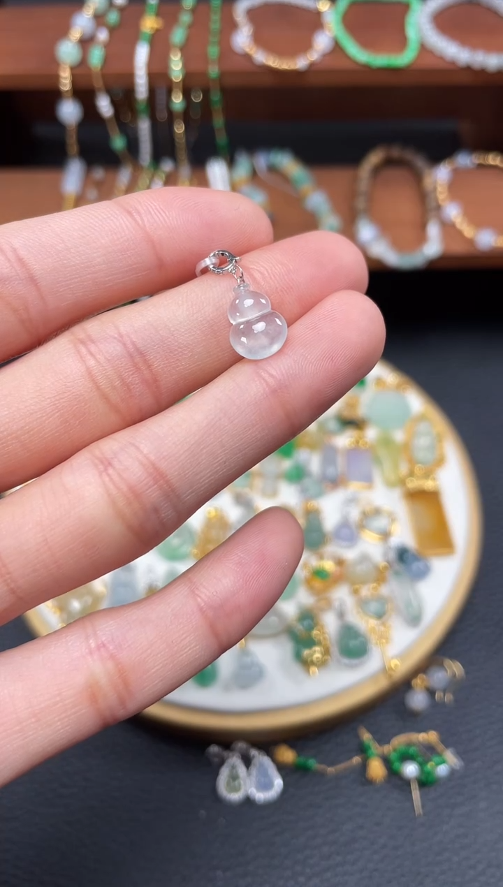 【闪购商品】翡翠吊坠(不含链)18K金镶嵌一个   JK261