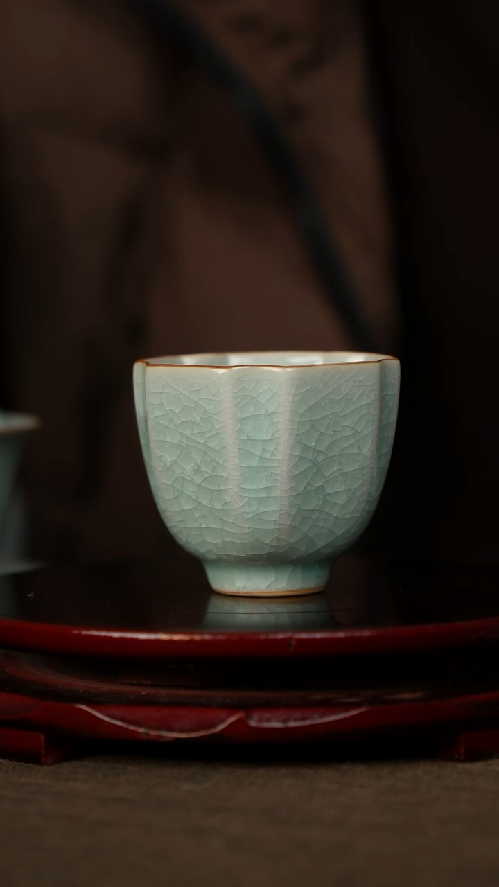樊立 鱼鳞  四方葵口杯