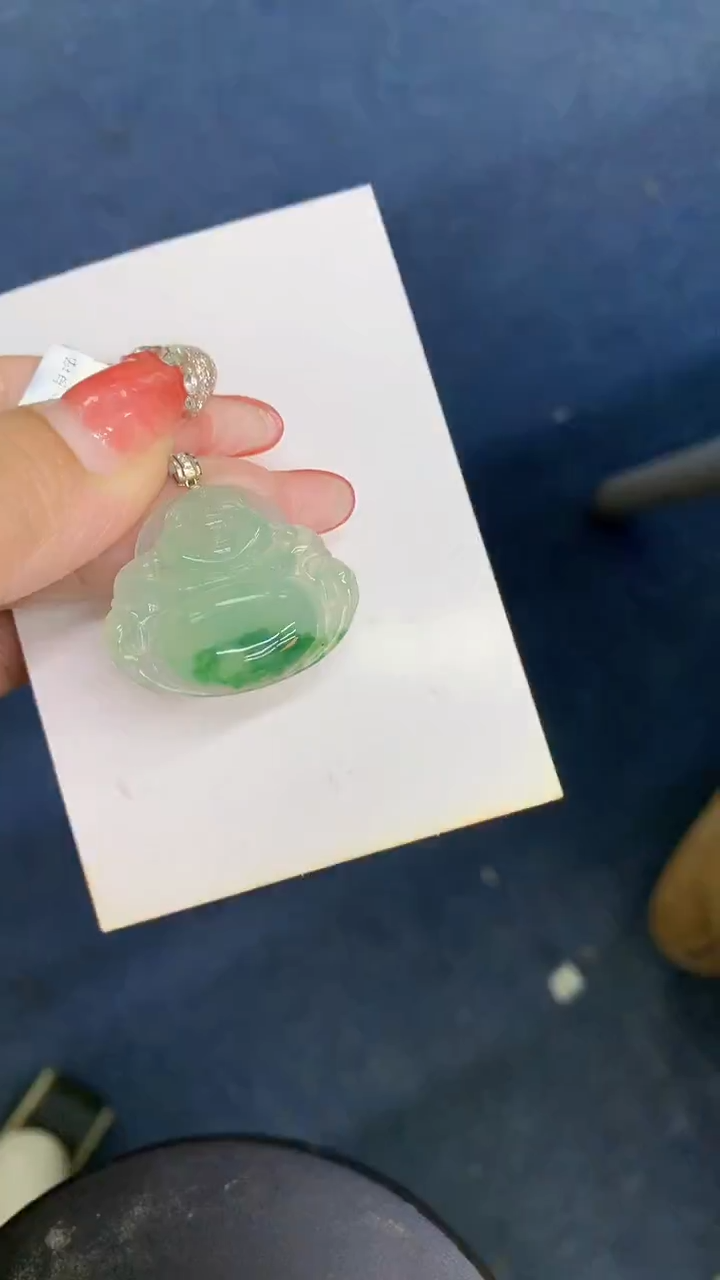 颈饰18K金镶嵌翡翠1