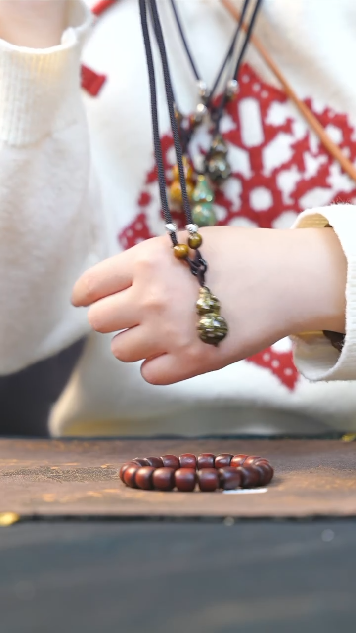 【闪购商品】黑金大漆紫光檀螺钿小脖挂