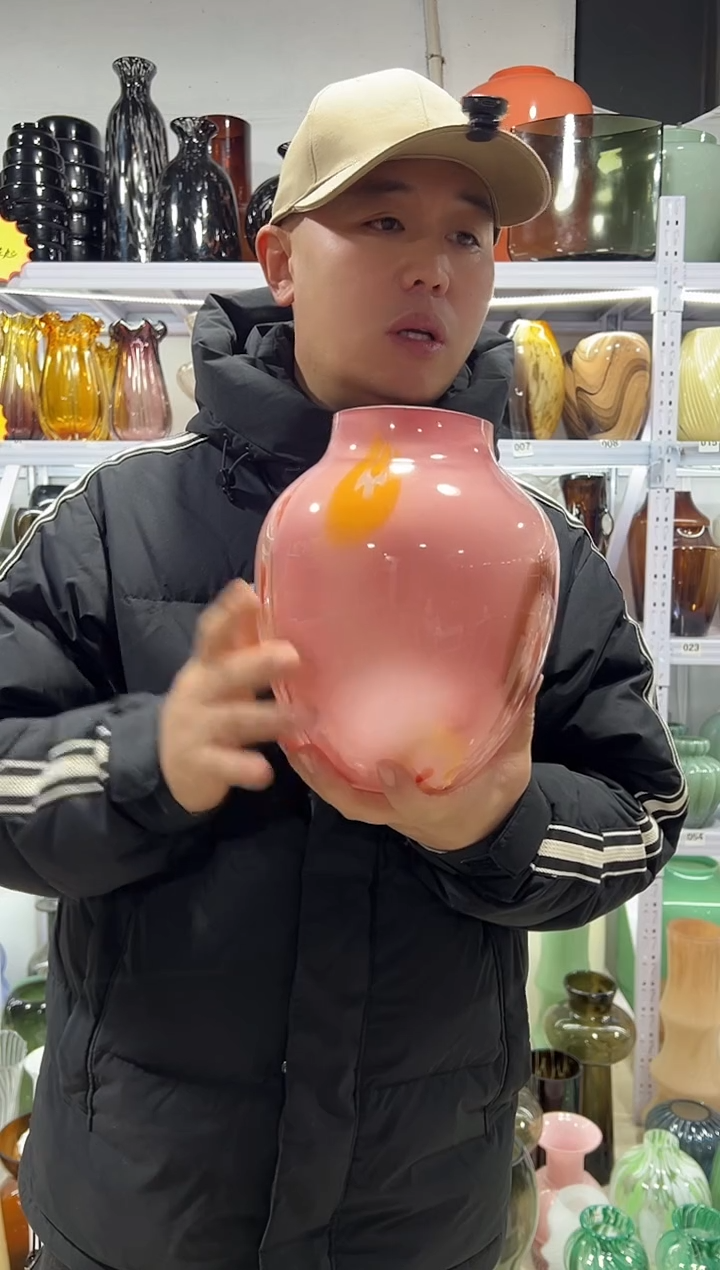 M****e粉色万花琉璃花瓶