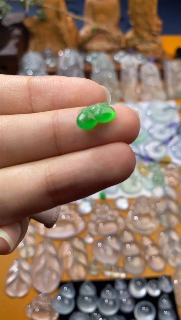 【闪购商品】定制翡翠未镶嵌事事如意6.2*10.9*3.0