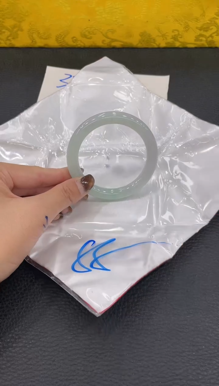 【闪购商品】翡翠手镯未镶嵌手镯