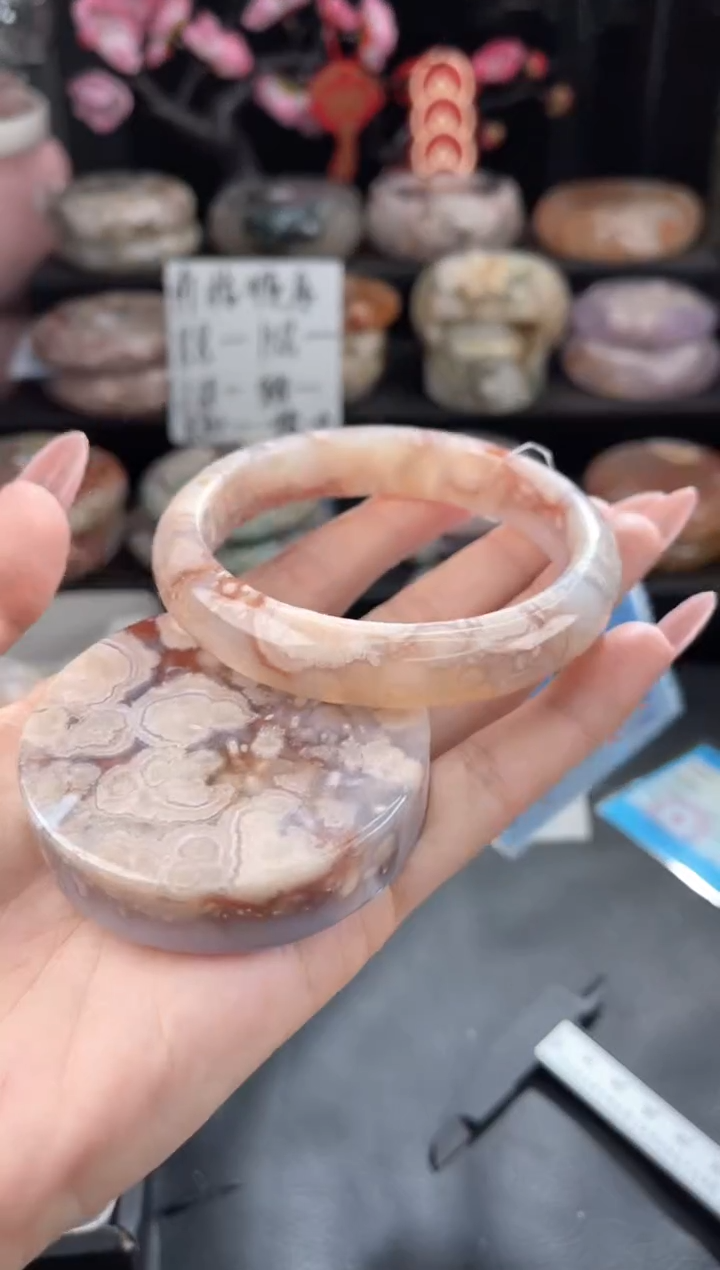 【闪购商品】石英质玉手镯未镶嵌61