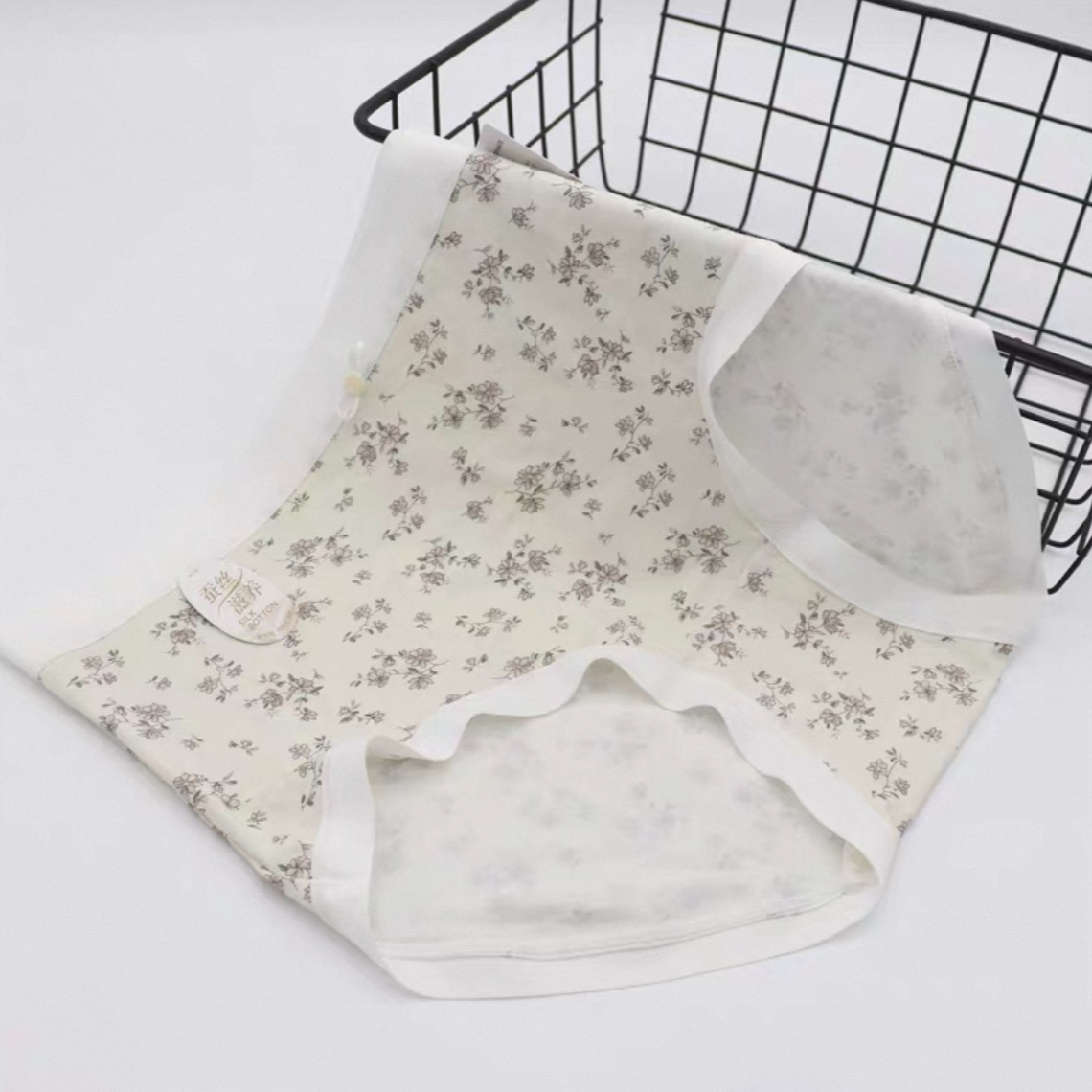 希凡朵牛奶蚕丝内裤SV80269