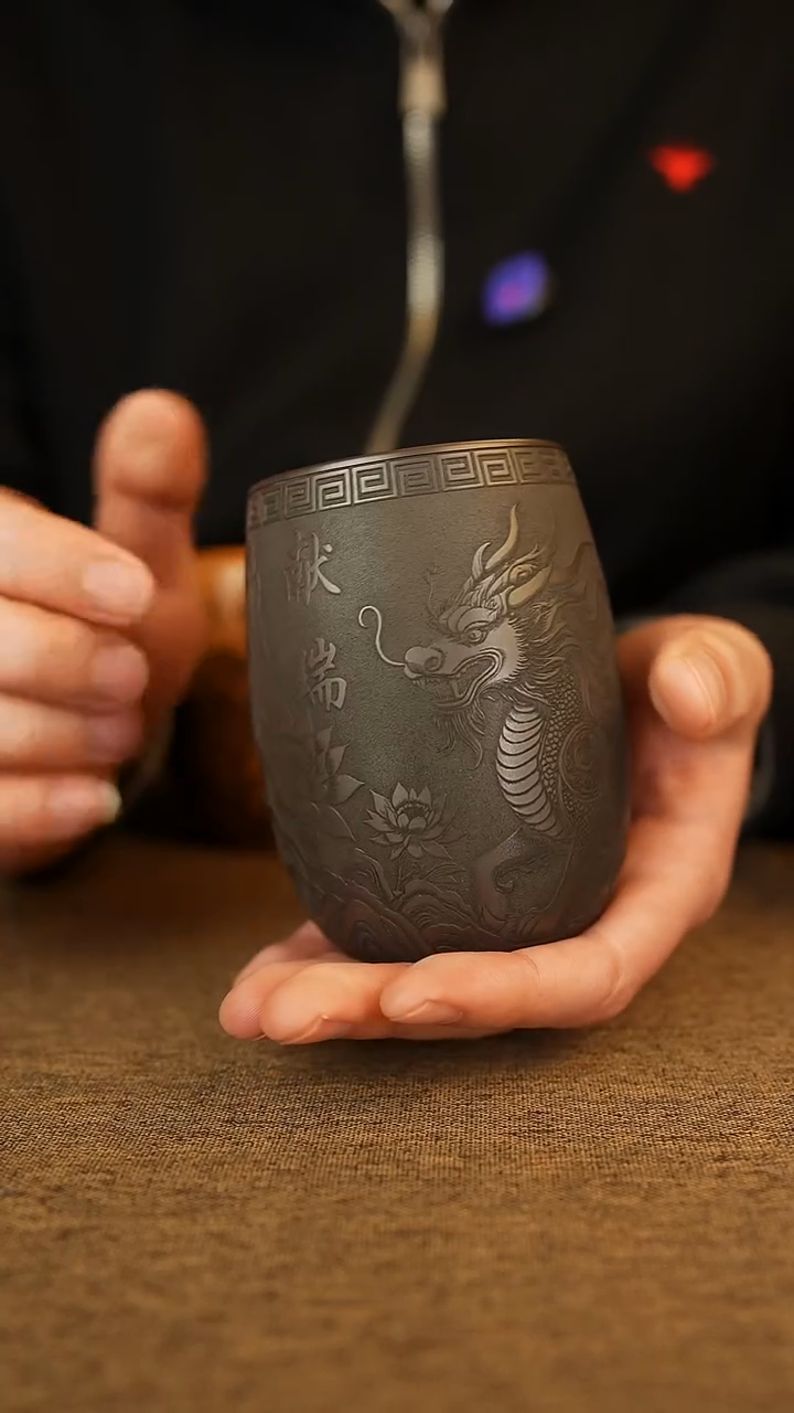 祥***鲜麒麟献瑞 石黄 主人杯