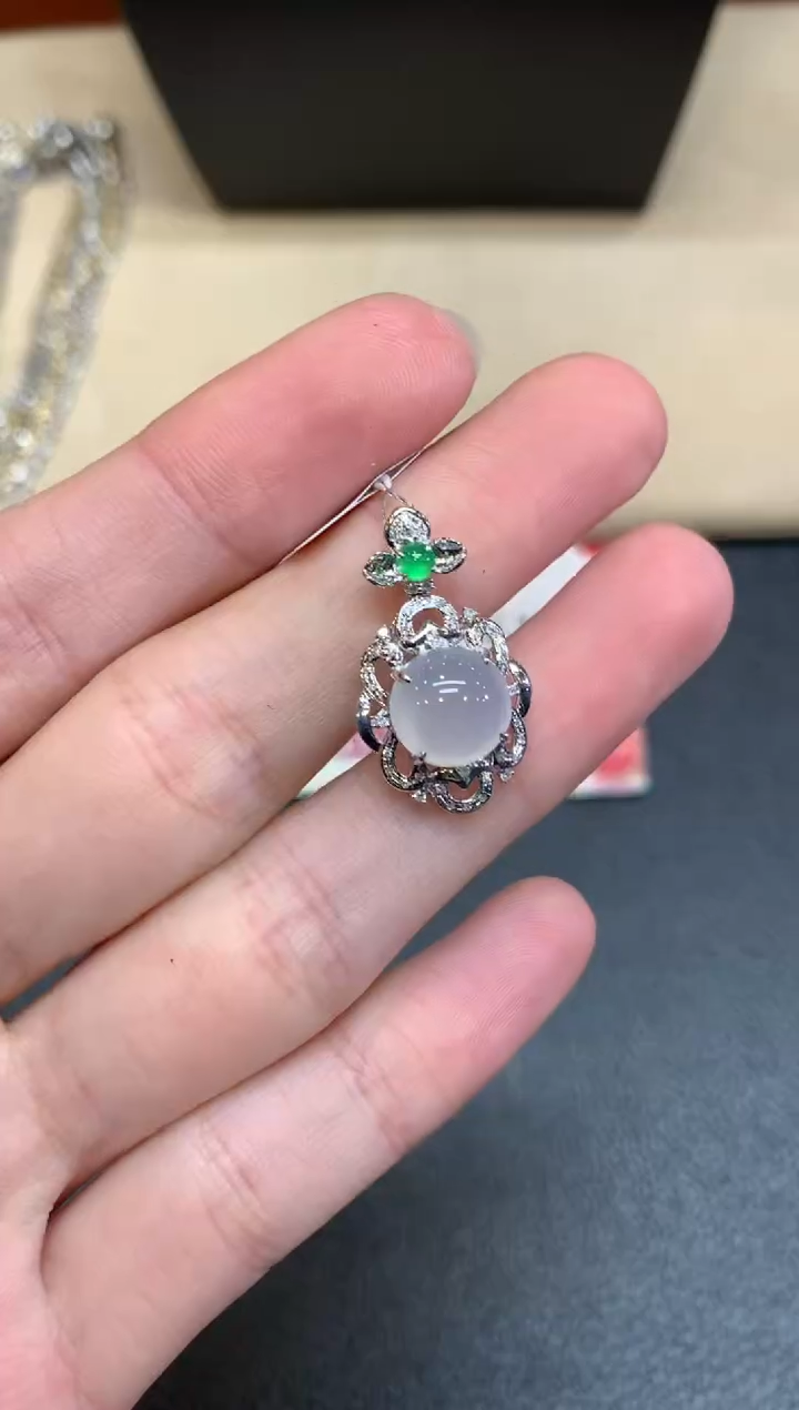 【闪购商品】翡翠颈饰18K金镶嵌【无鉴赏期】