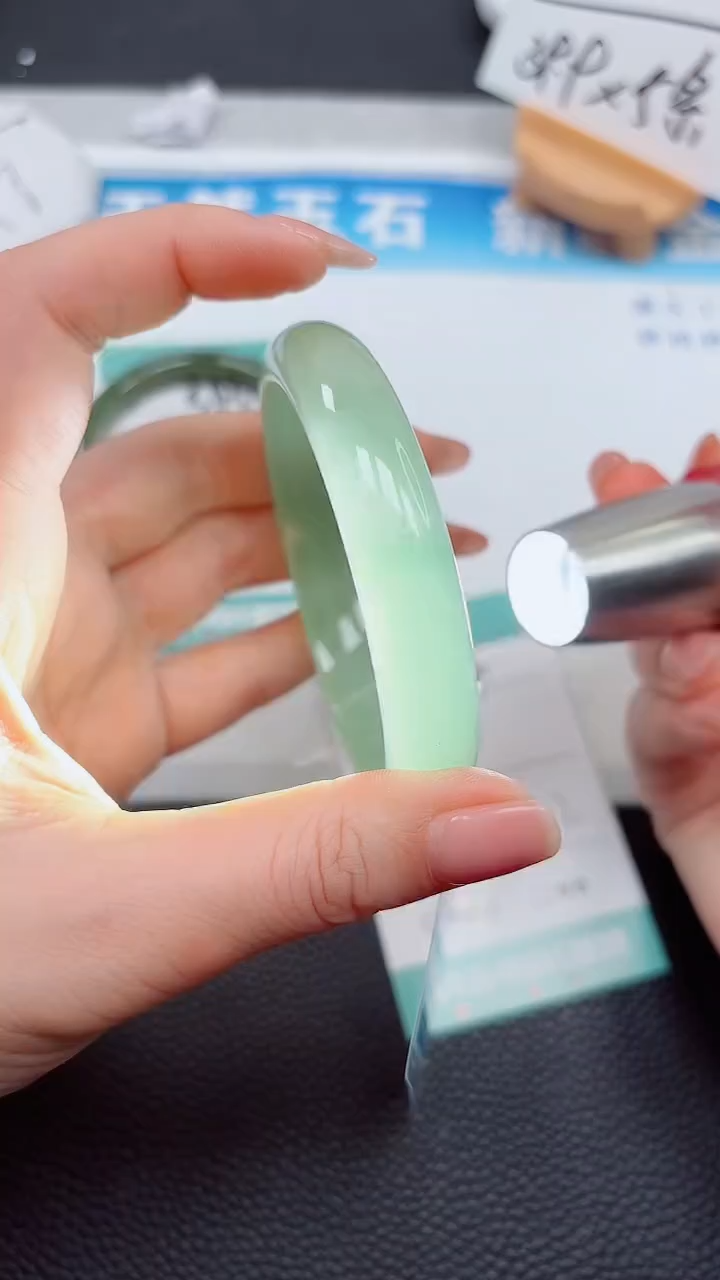 【闪购商品】石英质玉手镯未镶嵌504