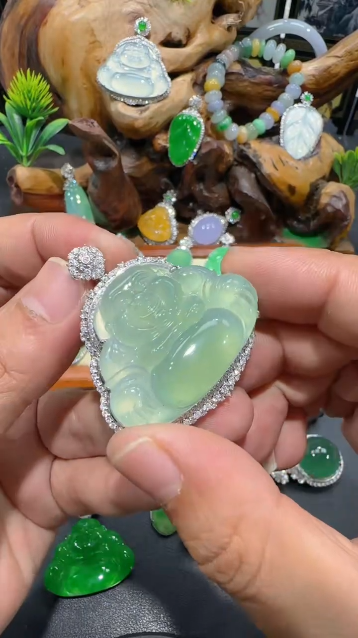 【闪购商品】翡翠吊坠(不含链)18K金镶嵌吊坠