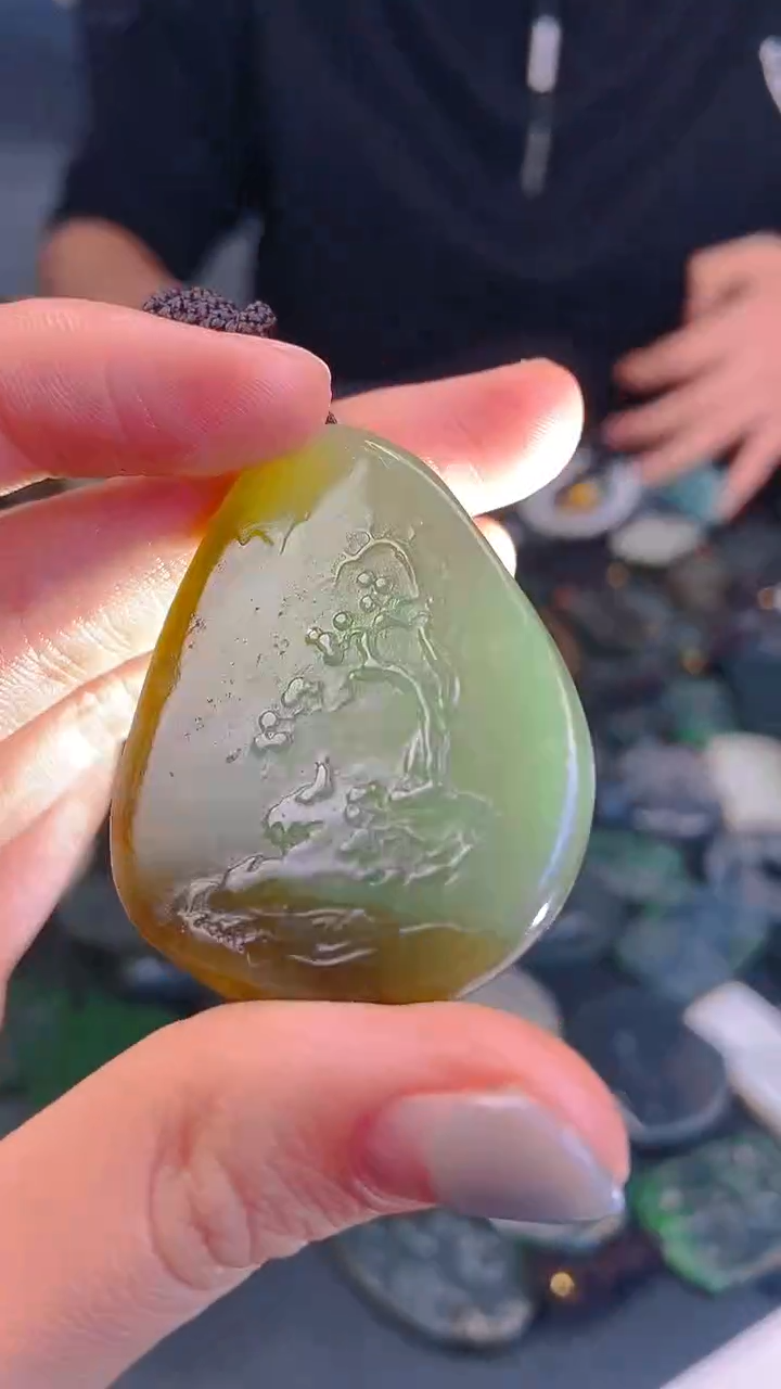 颈饰未镶嵌和田玉1