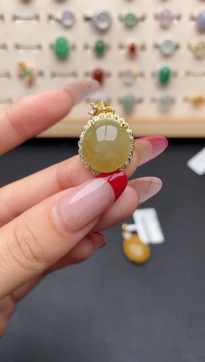 【闪购商品】翡翠吊坠(赠链)银S925镶嵌一物一证一礼盒