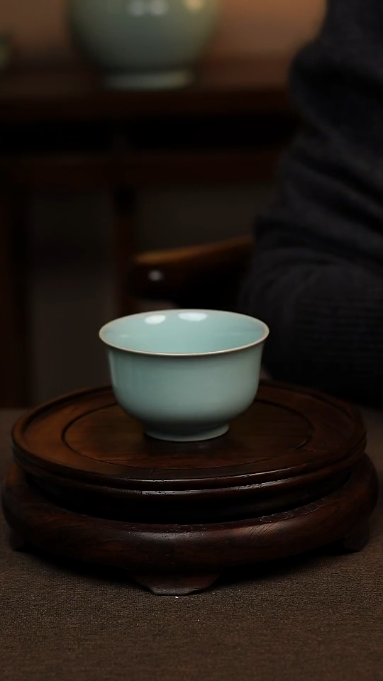瓷片天青色全手工大压手杯150ml微瑕不带礼盒