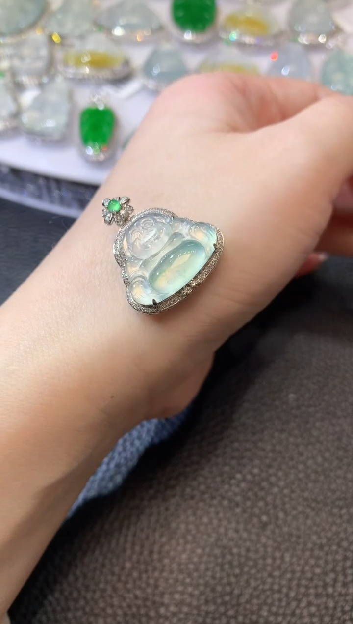 【闪购商品】翡翠吊坠(不含链)18K金镶嵌A9 