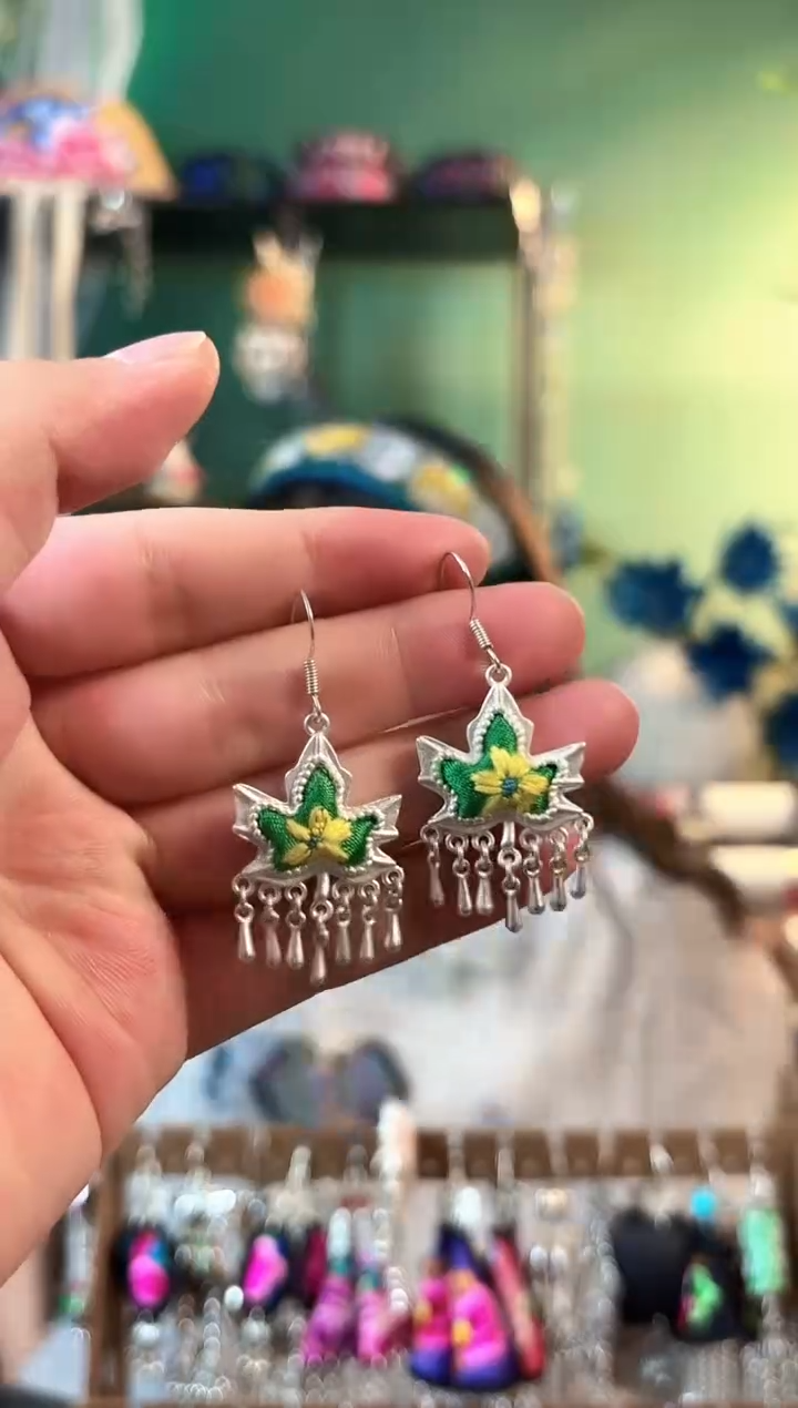 织绣彩云南阁非遗老绣饰品060