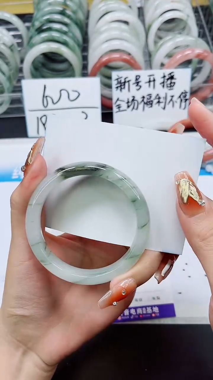 【闪购商品】石英质玉手镯未镶嵌A41-56*57