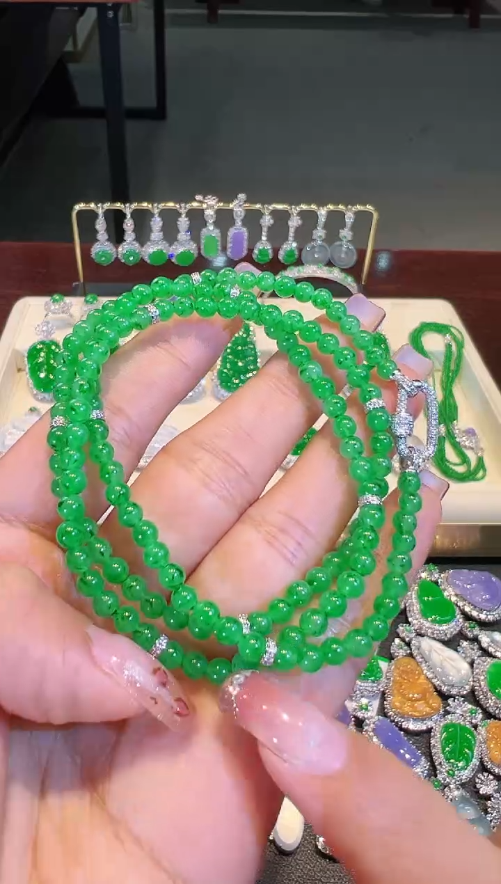 【闪购商品】翡翠颈饰18K金镶嵌翡翠