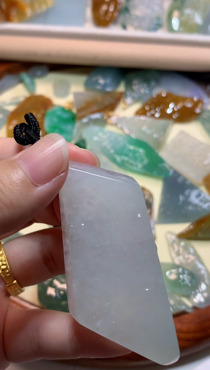 吊坠(不含链)未镶嵌翡翠吊坠