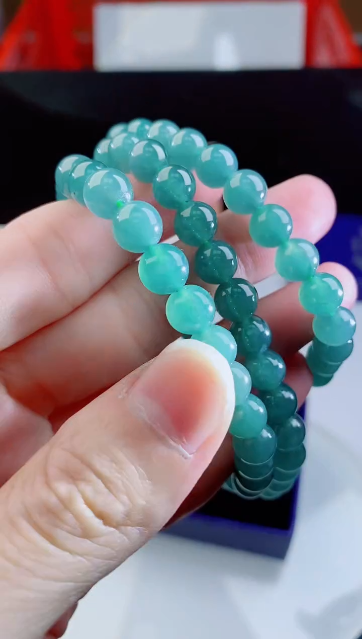 颈饰未镶嵌翡翠  ·