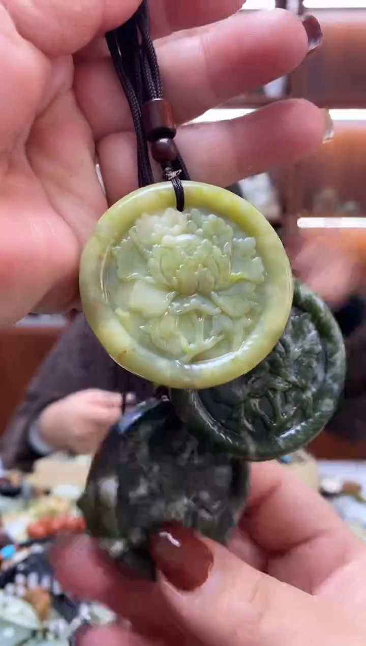 未镶嵌岫玉吊坠多样性发其一