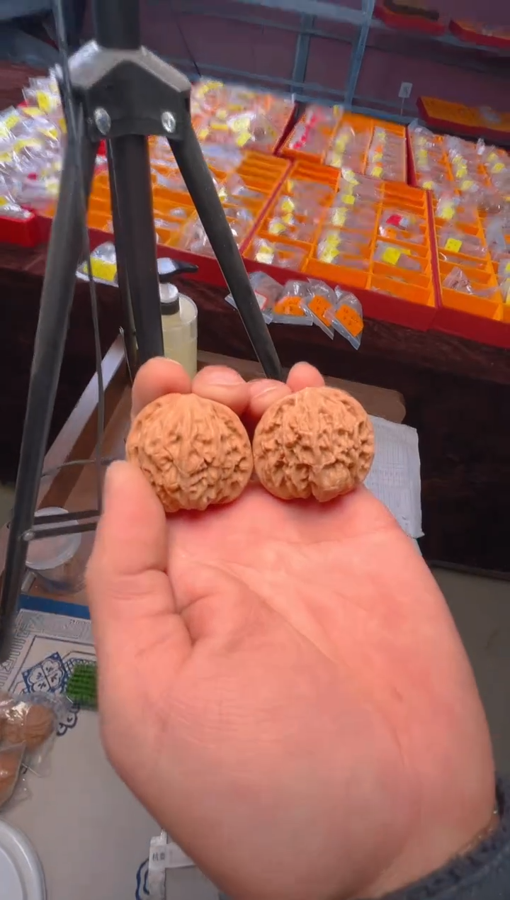 【闪购商品】文玩核桃把件39磨盘