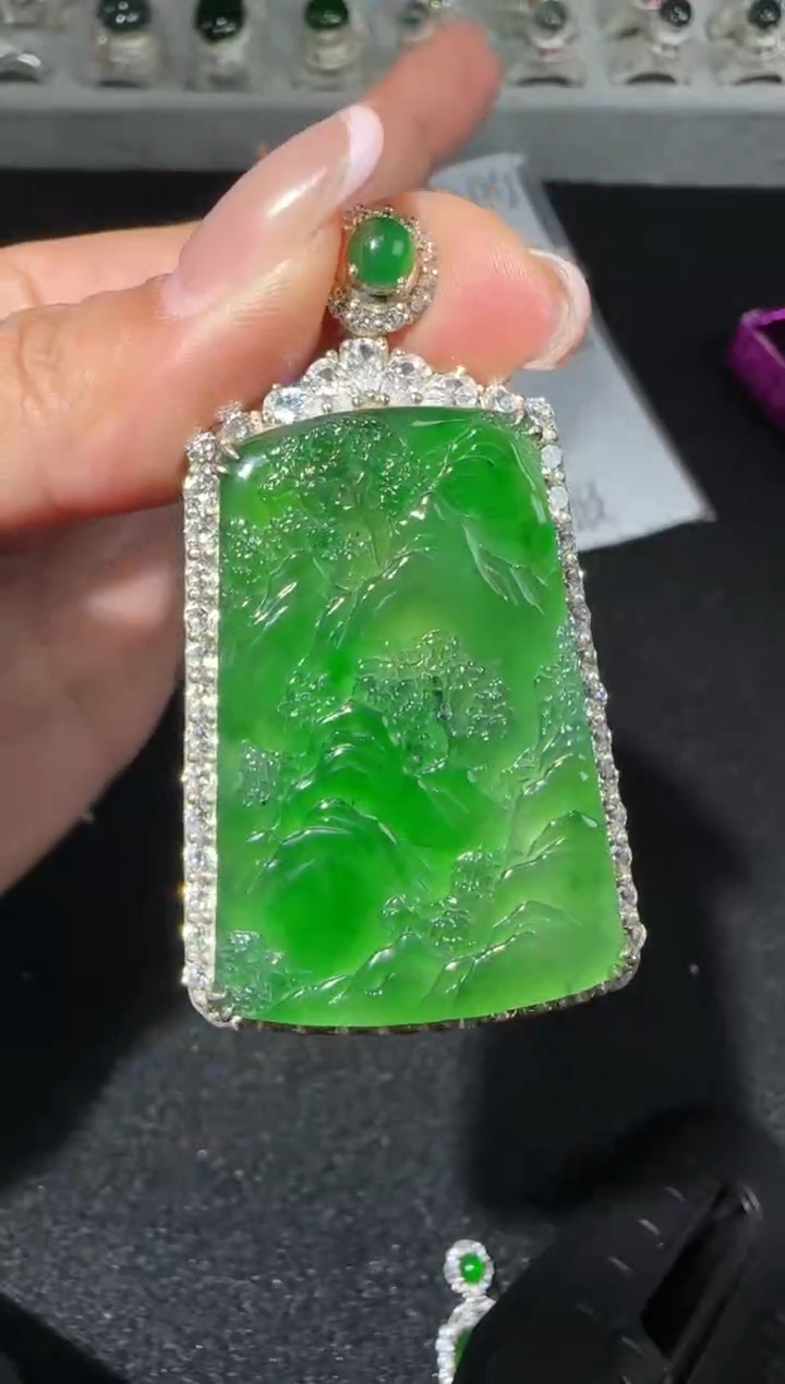 【闪购商品】翡翠吊坠(赠链)银S925镶嵌多样性发货拍一发一