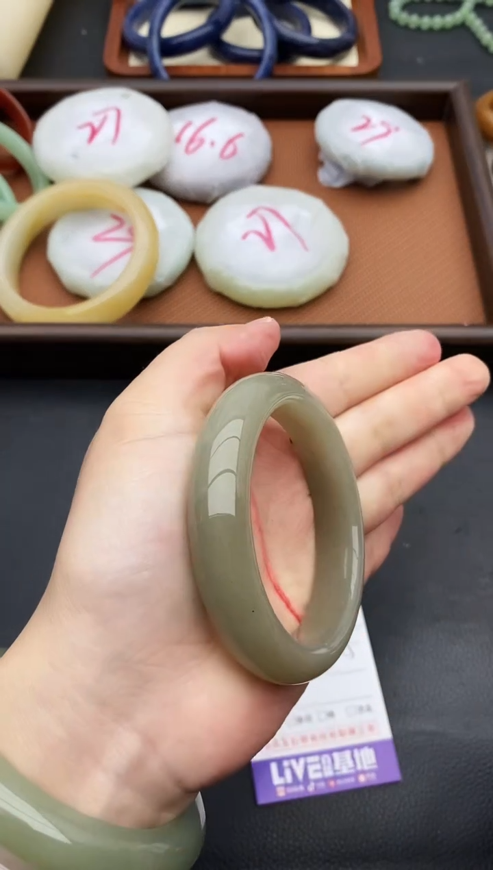 未镶嵌手镯石英质玉337+56.5