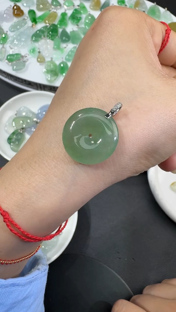 翡翠18K金镶嵌颈饰H0530-S1501-172