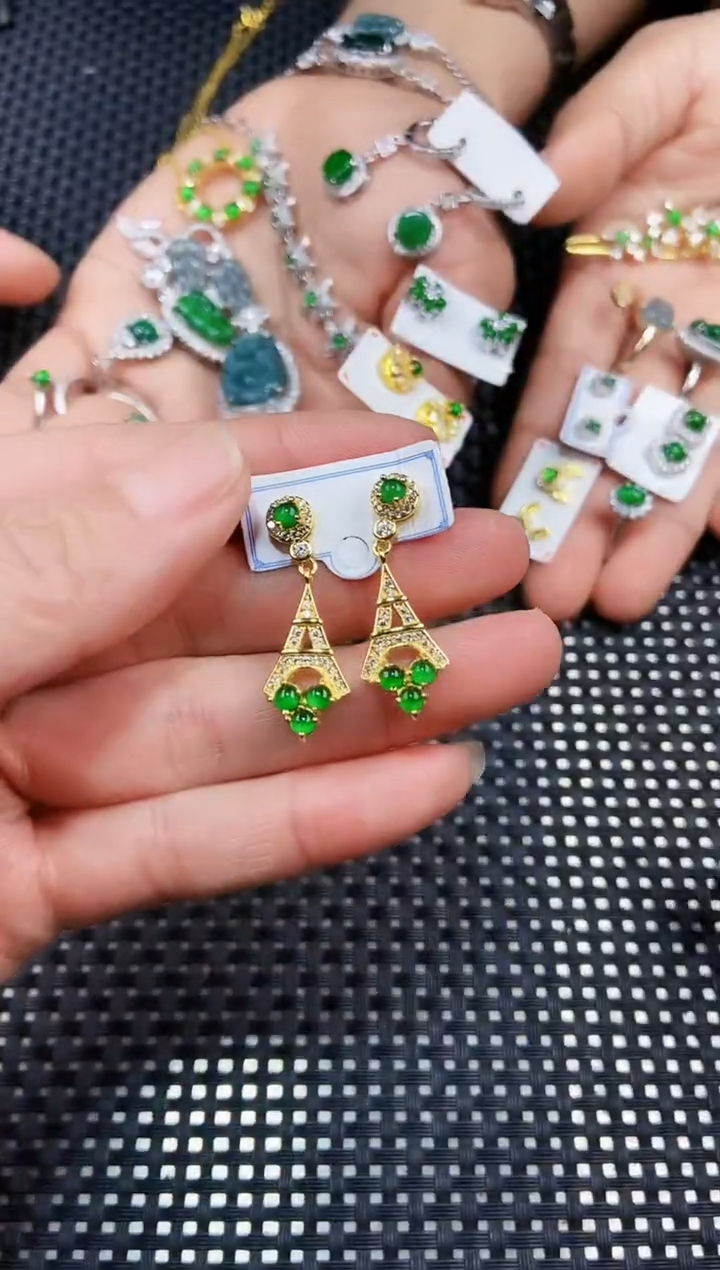 【闪购商品】翡翠耳饰未镶嵌111111111