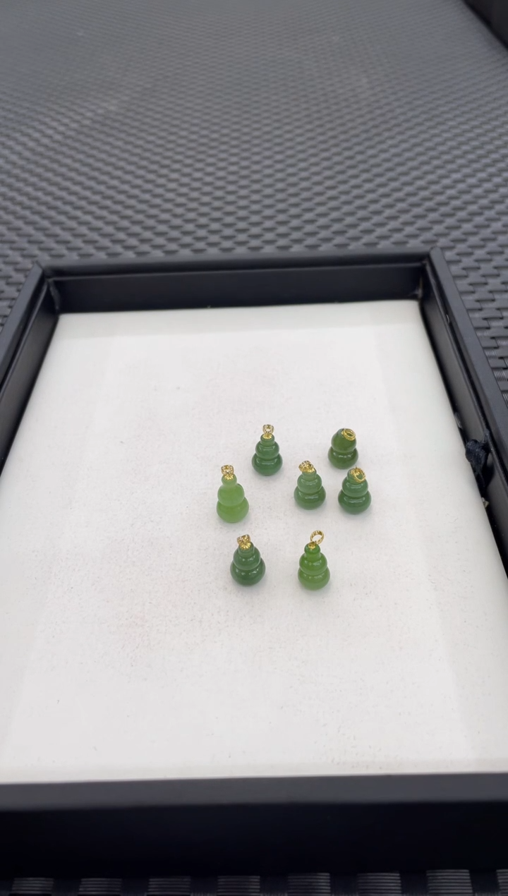 吊坠(不含链)18K金镶嵌和田玉葫芦（多样性发一件）PP134