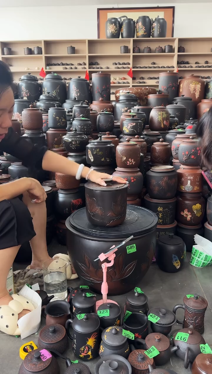 ღ****生瑕疵茶叶罐  457  荷花小五饼  