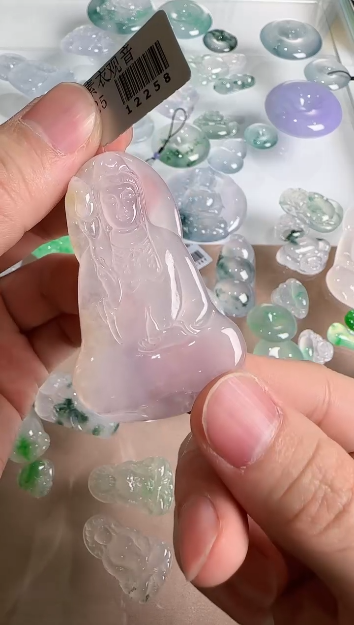 【闪购商品】翡翠吊坠(不含链)未镶嵌··