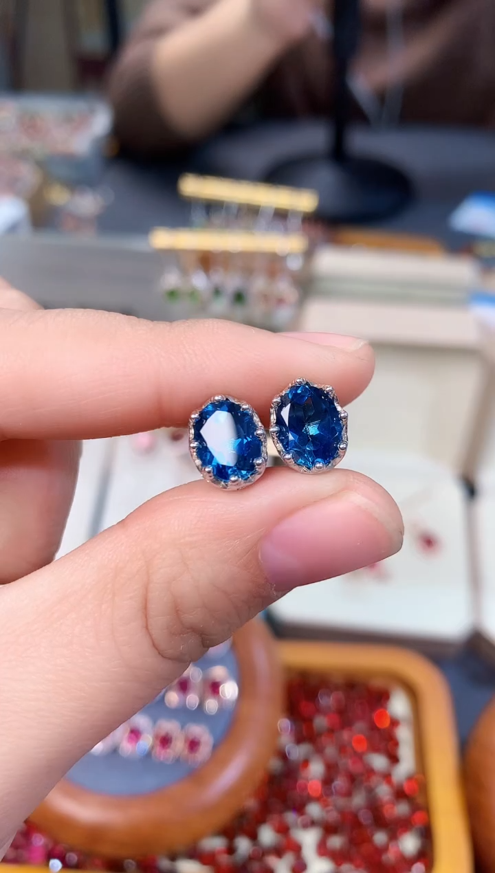 【闪购商品】托帕石耳钉银S925镶嵌天然