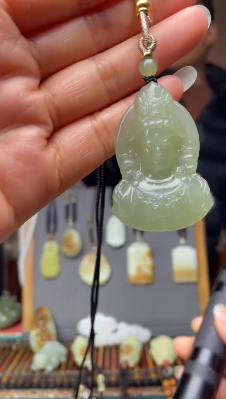 颈饰未镶嵌和田玉拍一发一